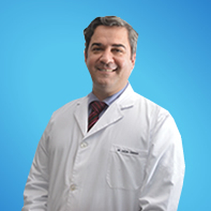 Dr. Lucas Caussa (Especialista en Radioncología, Clinica Radioterapia Siglo XXI)